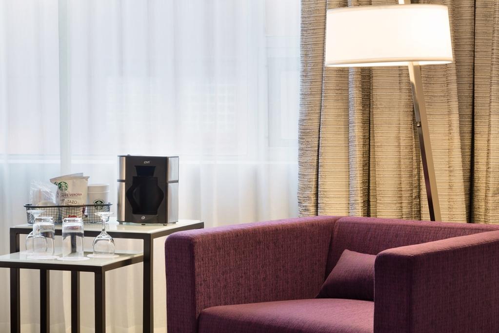 Coast Edmonton Plaza Hotel By Apa Ruang foto