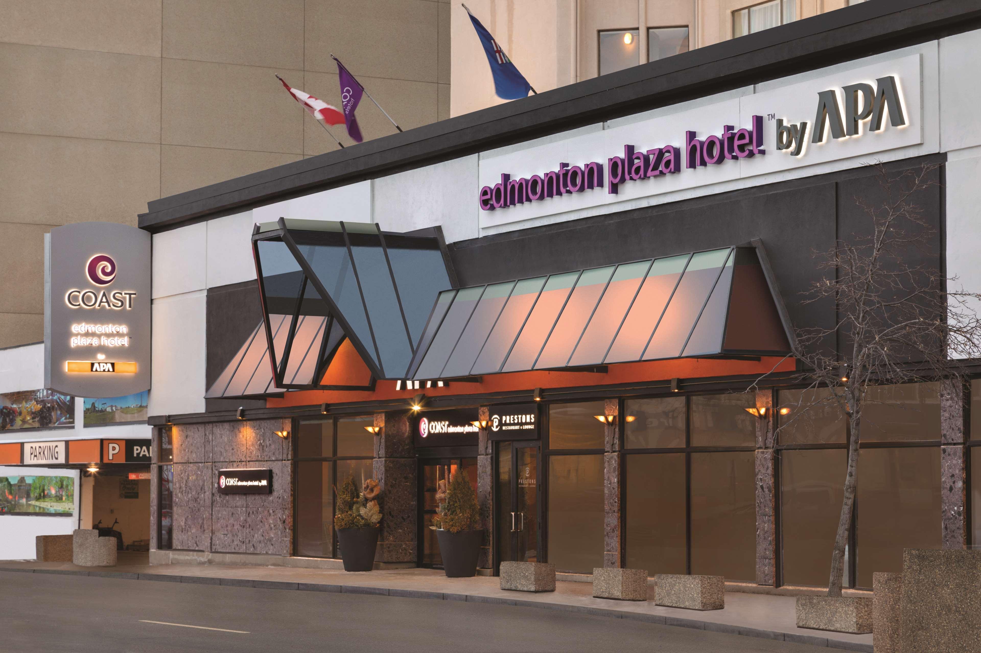 Coast Edmonton Plaza Hotel By Apa Bagian luar foto