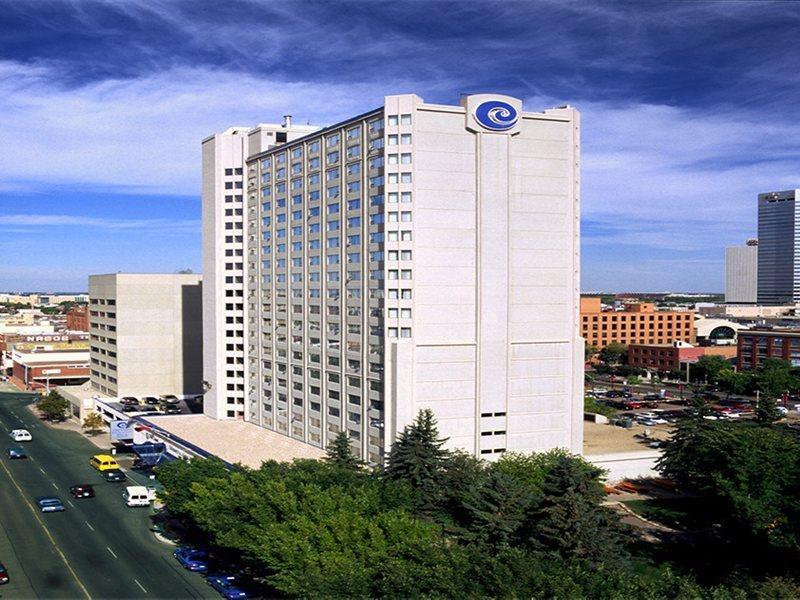 Coast Edmonton Plaza Hotel By Apa Bagian luar foto