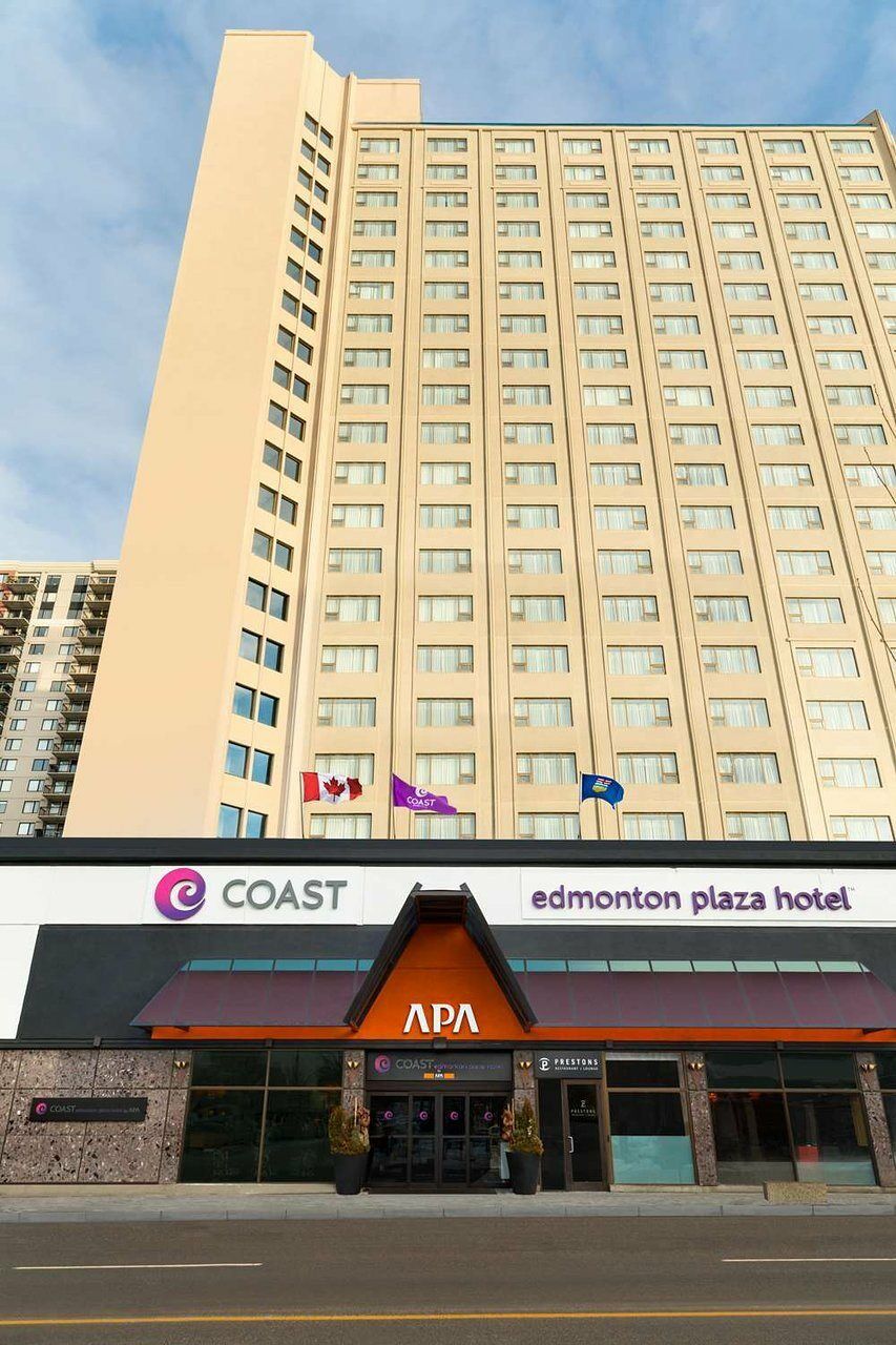 Coast Edmonton Plaza Hotel By Apa Bagian luar foto